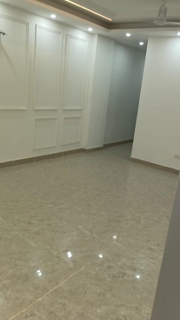 Room, maidan garhi 3 Bedroom 1100 Sq.Ft. Builder Floor In Maidan Garhi Delhi 9718540