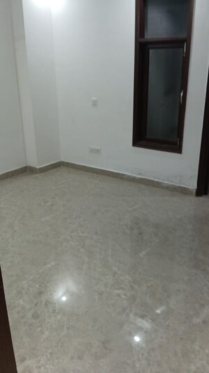 Room in 3 BHK Builder Floor at Maidan Garhi – for Sale