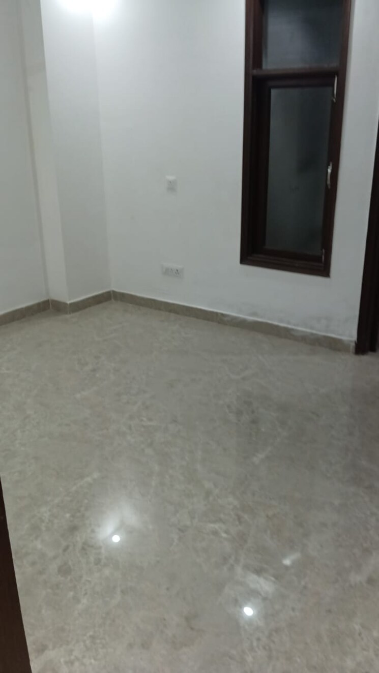 Room, maidan garhi 3 Bedroom 1100 Sq.Ft. Builder Floor In Maidan Garhi Delhi 9718540