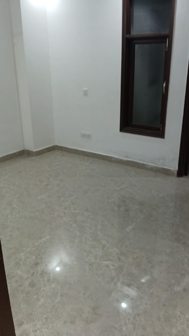 Room, maidan garhi 3 Bedroom 1100 Sq.Ft. Builder Floor In Maidan Garhi Delhi 9718540