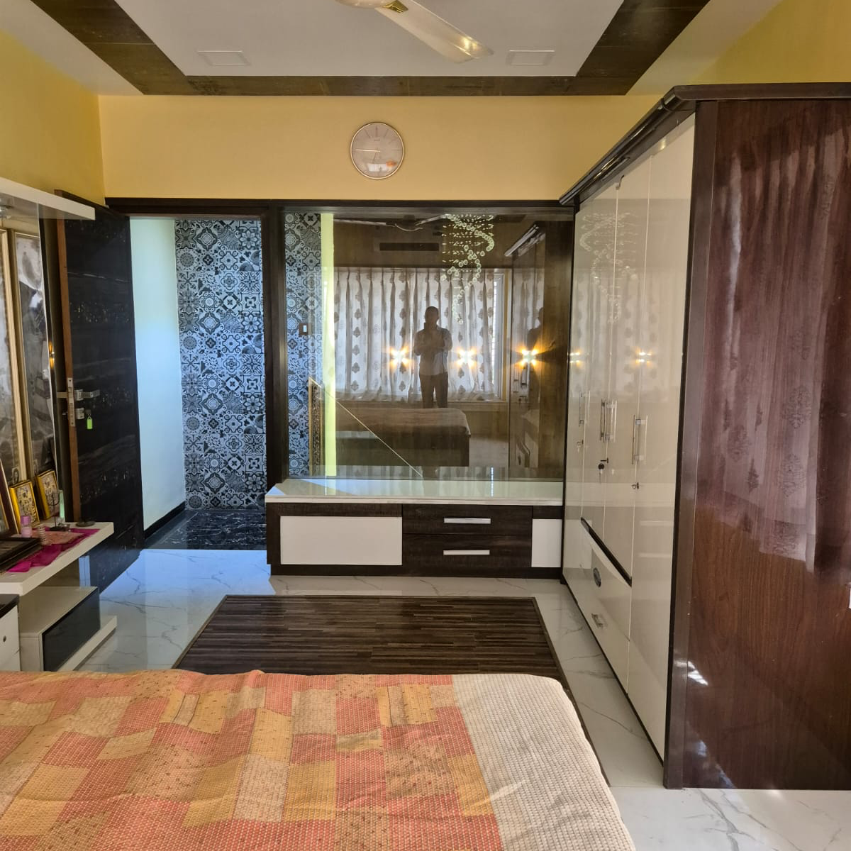 5 BHK + Servant Room Apartment For Rent in Bhumiraj Hermitage