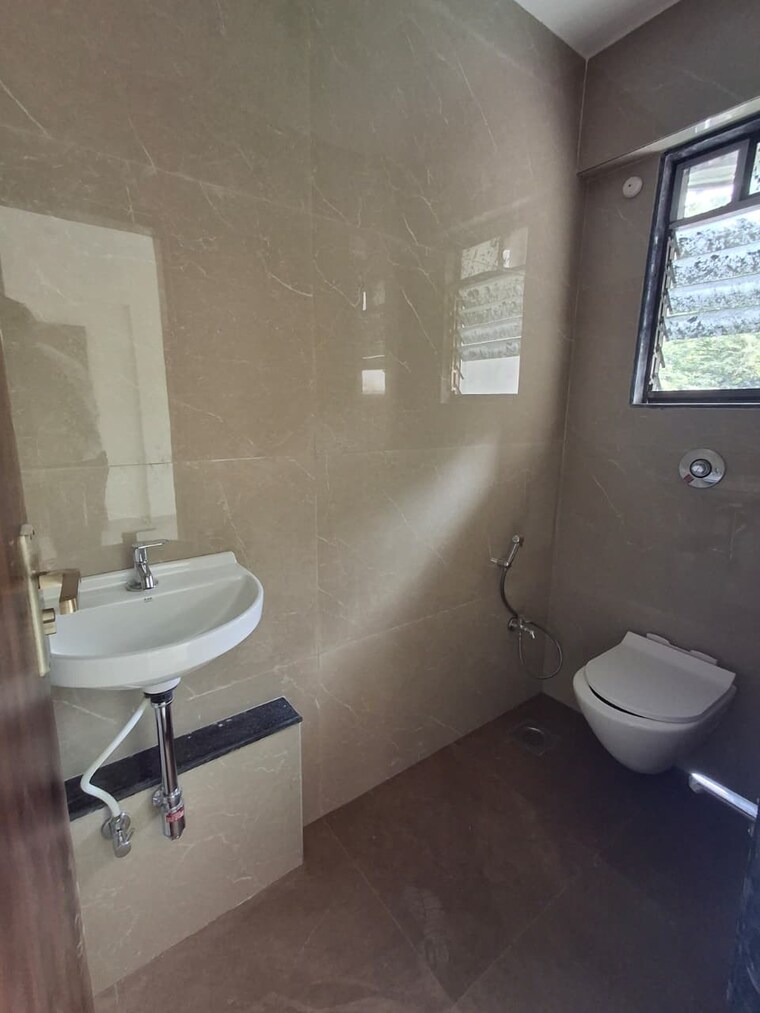 Bathroom, tendulkar-mangesh-residency 3 Bedroom 940 Sq.Ft. Apartment In Dadar West Mumbai 9718488