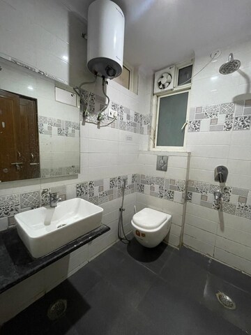 Master Bedroom in 3 BHK Builder Floor at Sector 45 – for Rent