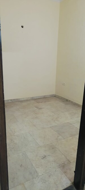 Room in 1 BHK Builder Floor at Chattarpur – for Rent