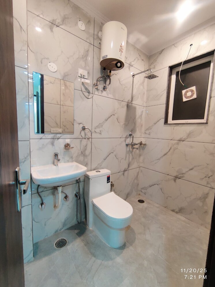 Bathroom, sector 46 1 Bedroom 751 Sq.Ft. Builder Floor In Sector 46 Gurgaon 9718685