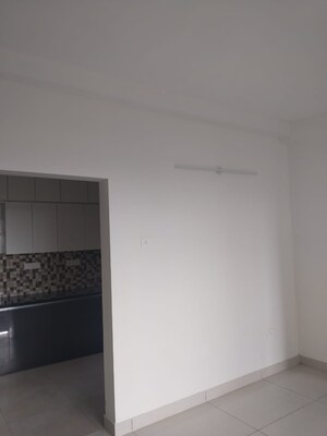 Room in 3 BHK Apartment at Prestige Lakeside Habitat, Varthur – for Rent