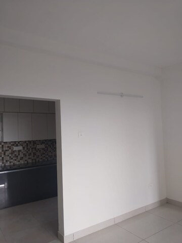 Room in 3 BHK Apartment at Prestige Lakeside Habitat, Varthur – for Rent