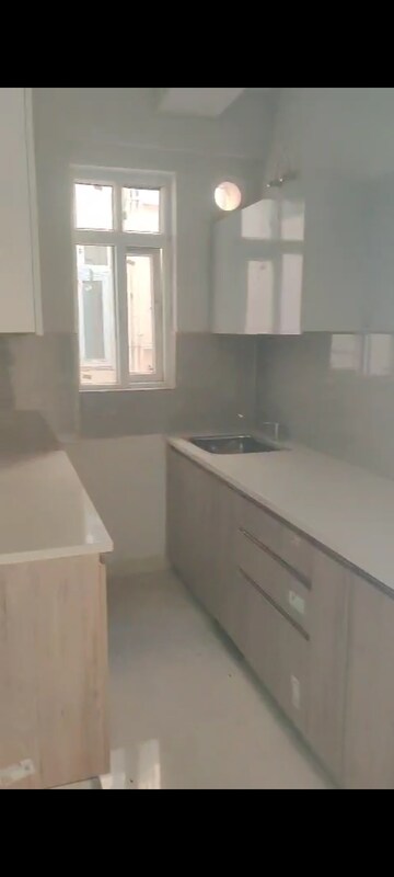 Kitchen in 3 BHK Builder Floor at Signature Global Signum 37D, Sector 37d – for Sale