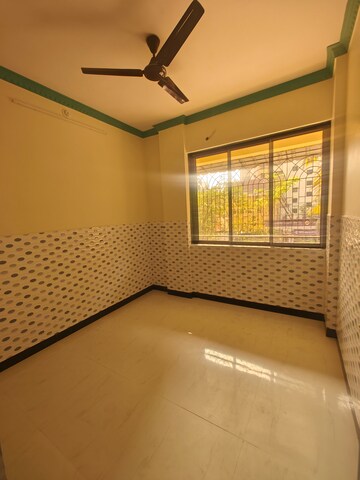 Room in 2 BHK Apartment at Seawoods Sector 44 – for Rent