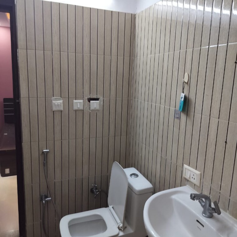 Bathroom, gomti nagar Pg For Girls In Gomti Nagar 9718865