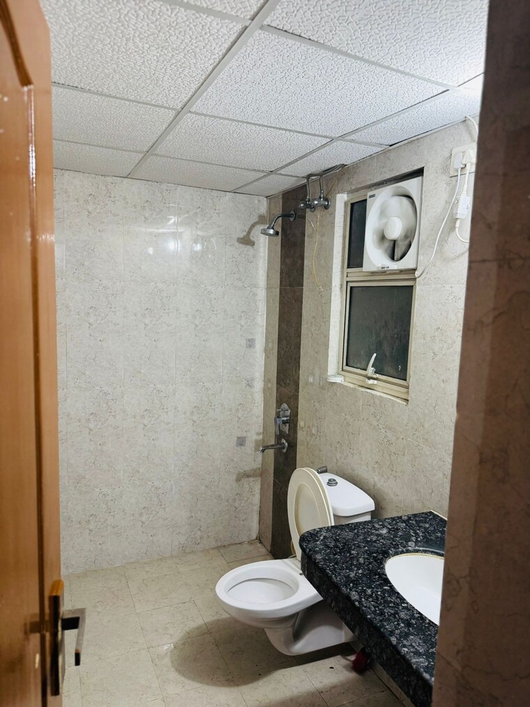 Bathroom, sushant golf city 2 Bedroom 844 Sq.Ft. Apartment In Sushant Golf City Lucknow 9718910