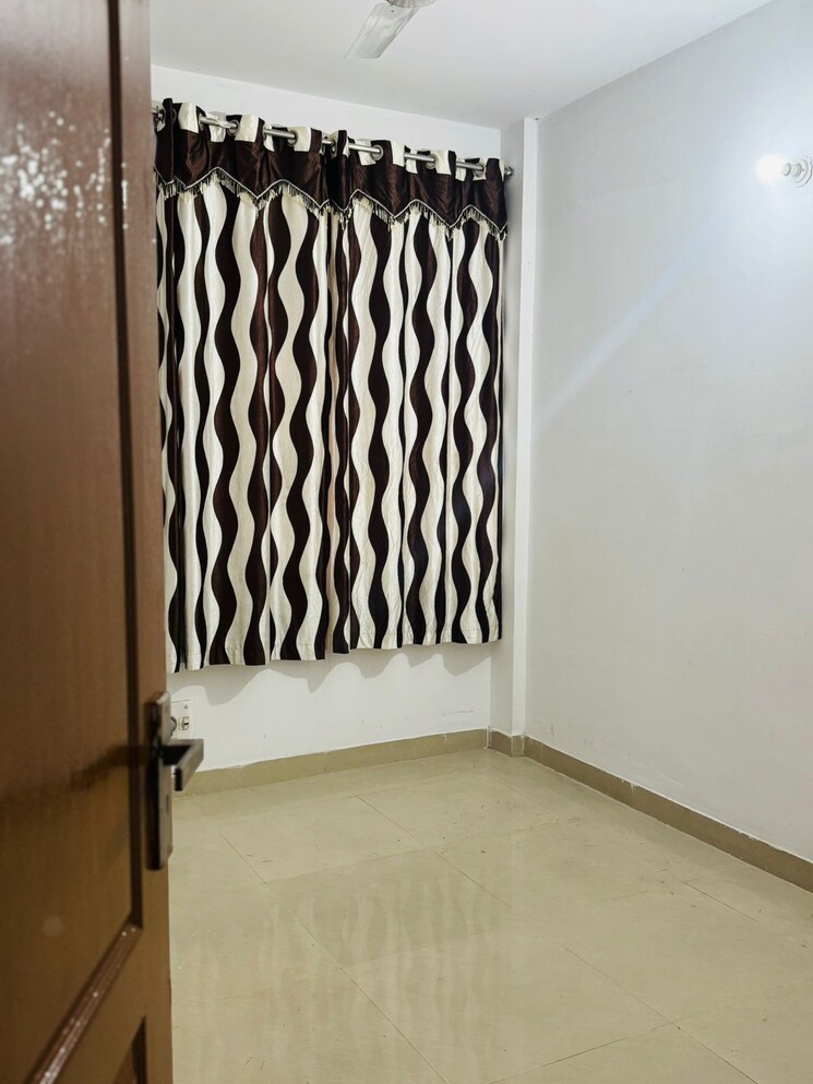 Bedroom, sushant golf city 2 Bedroom 844 Sq.Ft. Apartment In Sushant Golf City Lucknow 9718910