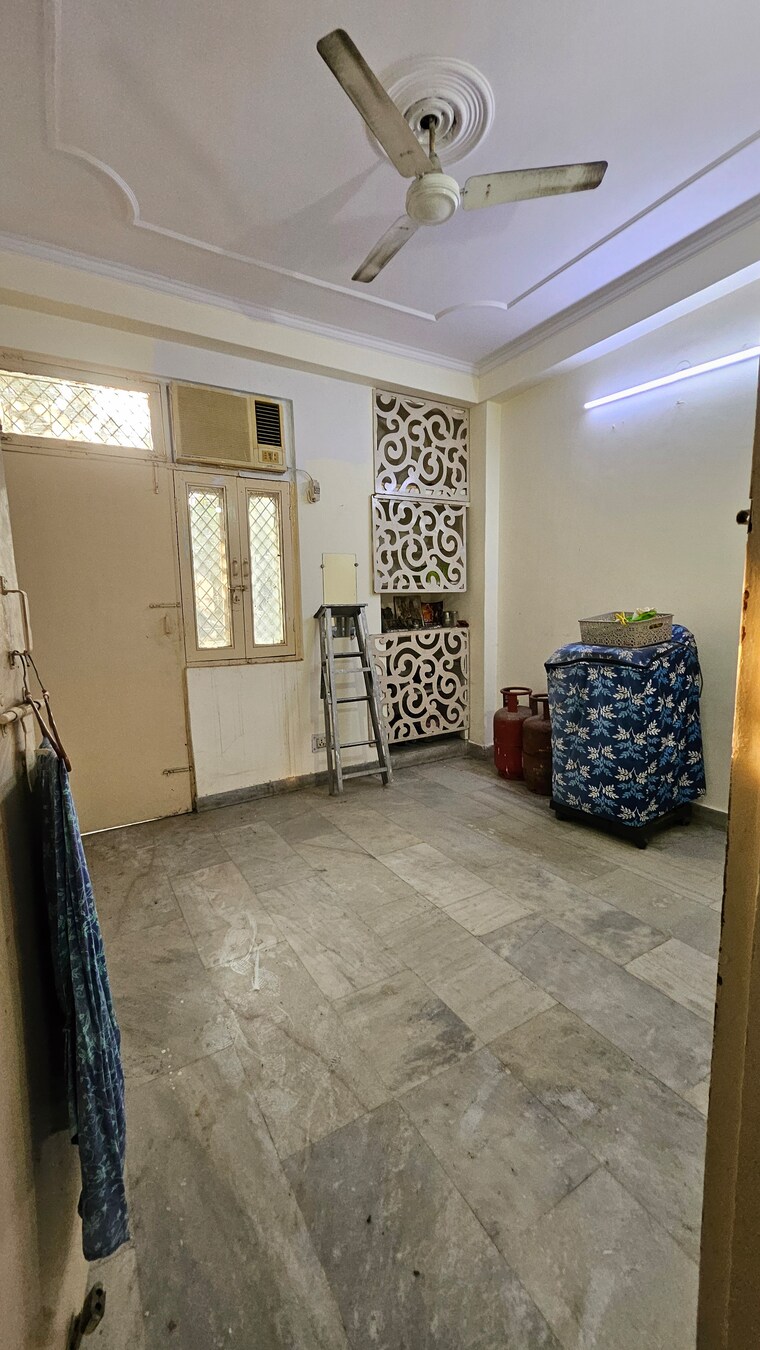Master Bedroom, dilshad colony 2 Bedroom 750 Sq.Ft. Apartment In Dilshad Colony Delhi 9718917