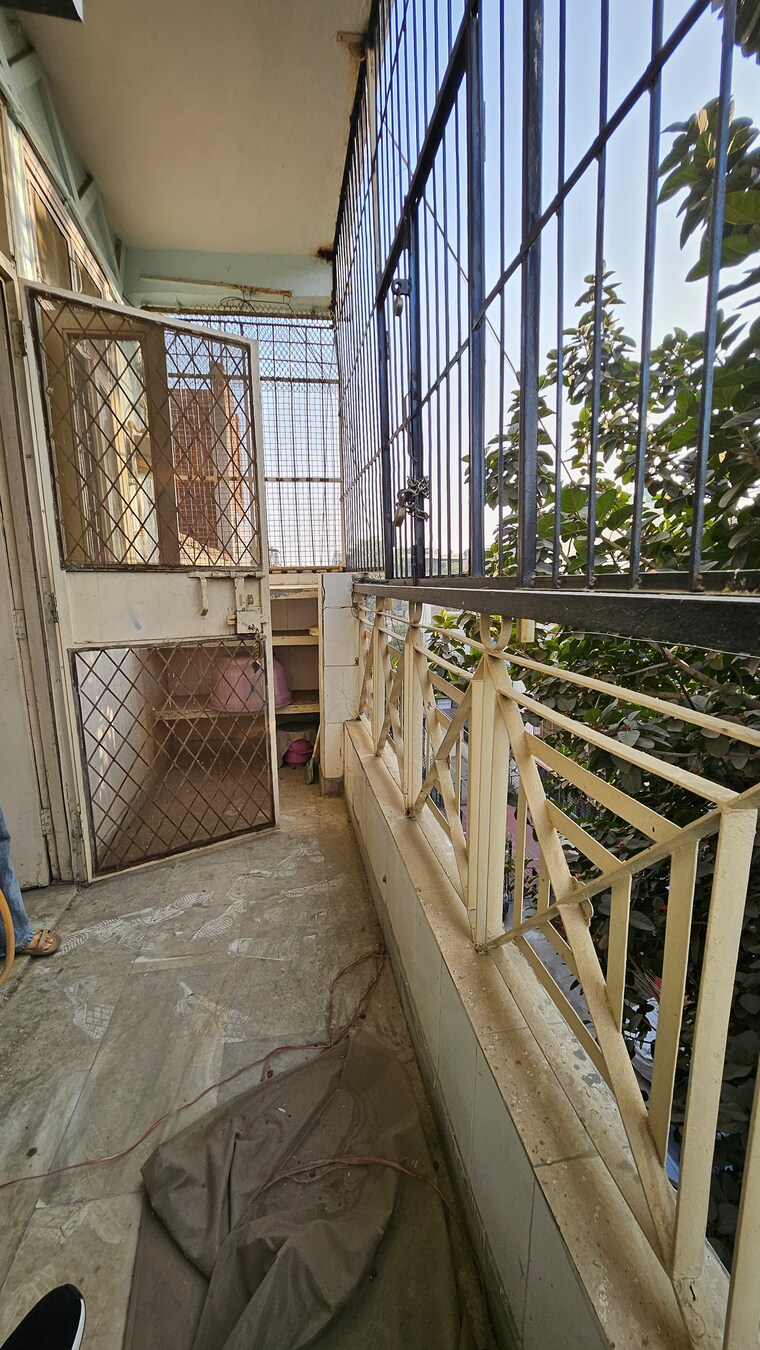 Balcony, dilshad colony 2 Bedroom 750 Sq.Ft. Apartment In Dilshad Colony Delhi 9718917