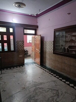 Room in 4 BHK Independent House at Lajpat Nagar – for Sale