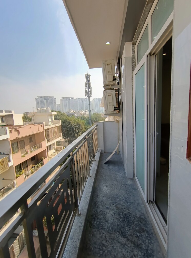 Balcony, sector 45 1 Bedroom 749 Sq.Ft. Builder Floor In Sector 45 Gurgaon 9718929