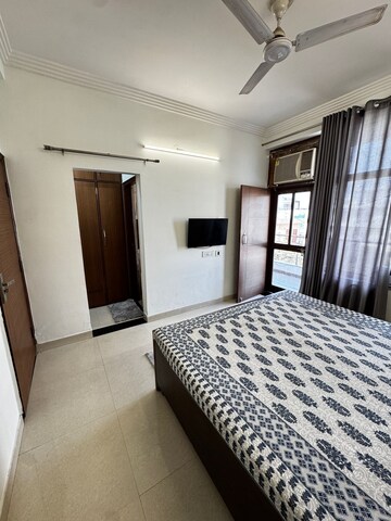 Bedroom in 1 BHK Builder Floor at Sector 46 – for Rent