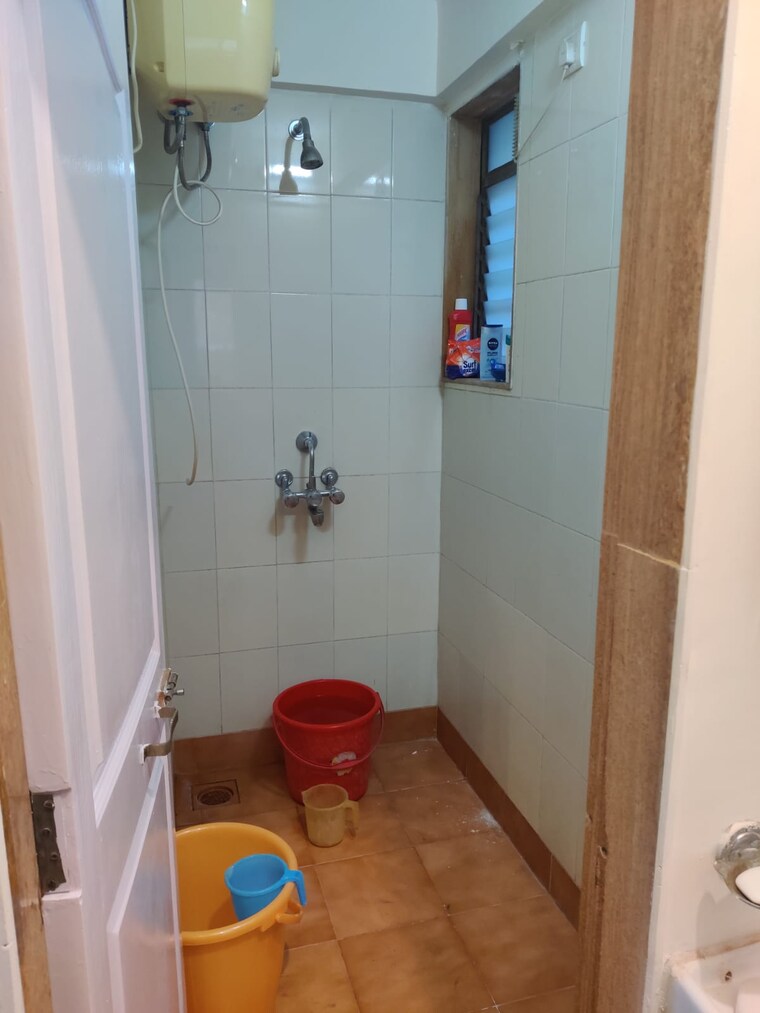 Bathroom, dindoshi-onkar-chs 1 Bedroom 380 Sq.Ft. Apartment In Malad East Mumbai 9718935