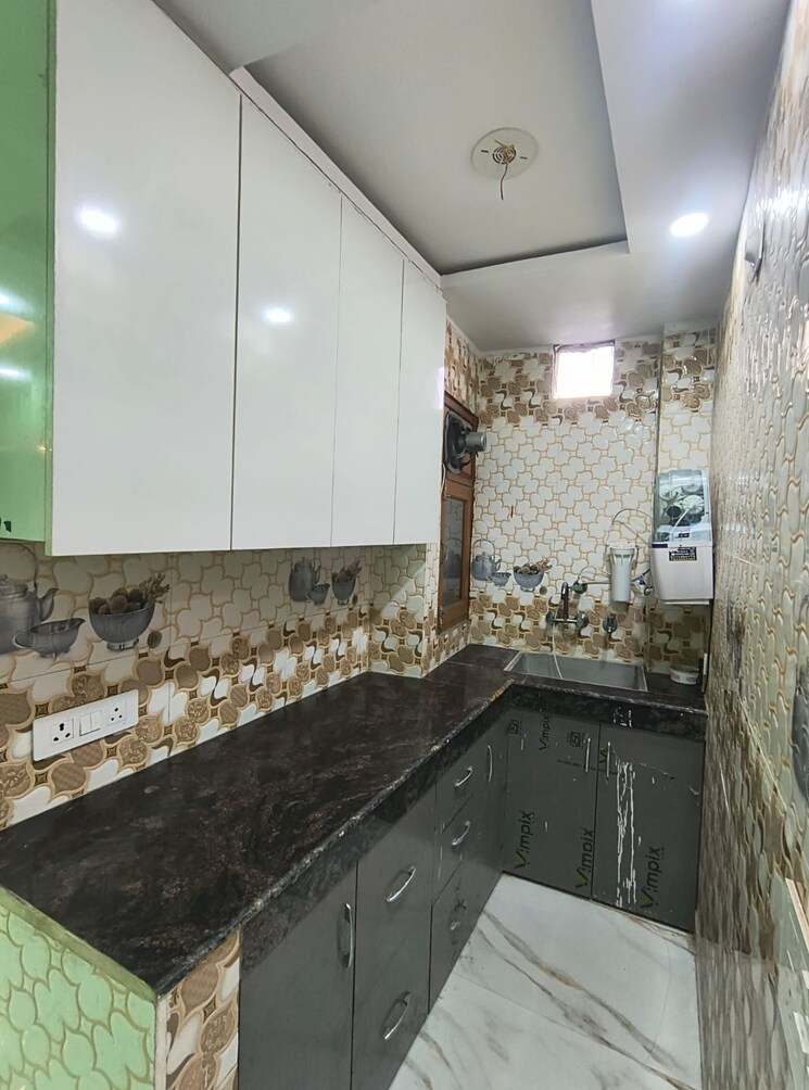 Kitchen, vishwas park 1 Bedroom 40 Sq.Yd. Builder Floor In Vishwas Park Delhi 9718937
