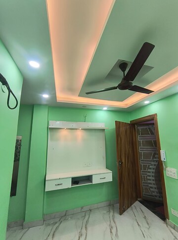 Room in 1 BHK Builder Floor at Vishwas Park – for Sale