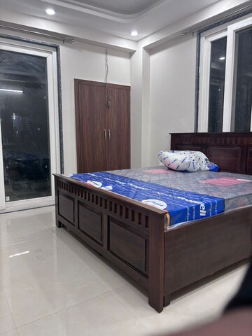 Bedroom in 1 BHK Builder Floor at Sector 40 – for Rent