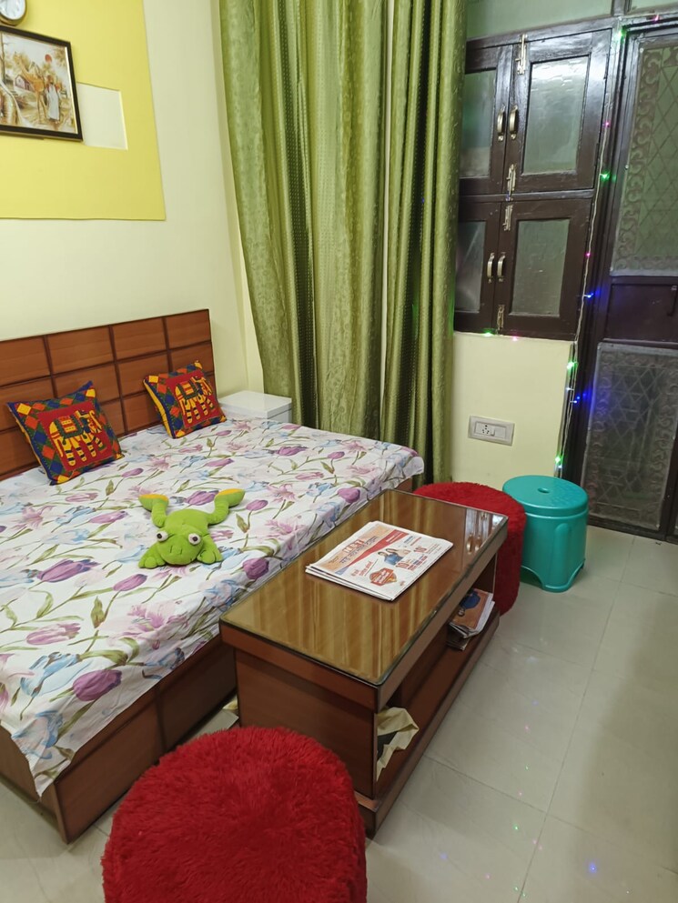 Bedroom, vishwas park 2 Bedroom 45 Sq.Yd. Builder Floor In Vishwas Park Delhi 9718957