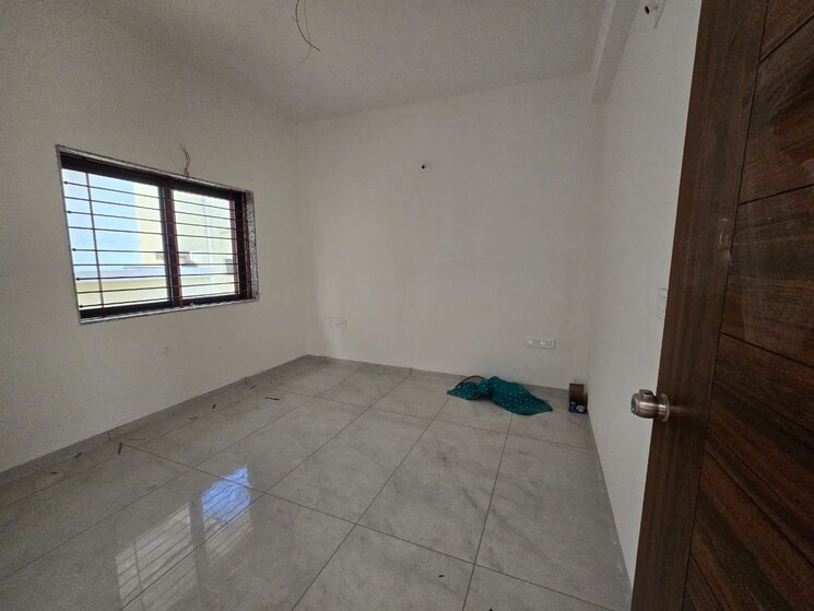 Room, new vip road 2 Bedroom 1400 Sq.Ft. Independent House In New Vip Road Vadodara 9718958