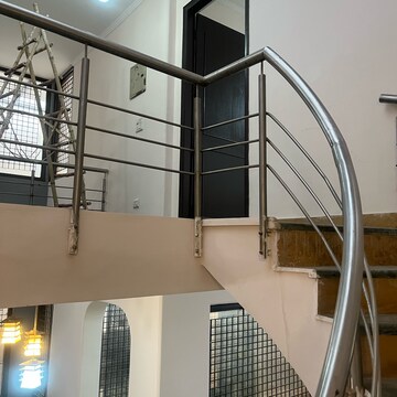 Staircase in 4 BHK Villa at Opulence Villas, Sector 51 – for Rent