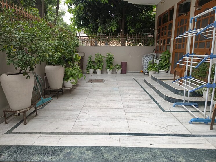 Balcony, sector 31 2 Bedroom 1469 Sq.Ft. Builder Floor In Sector 31 Gurgaon 9718976