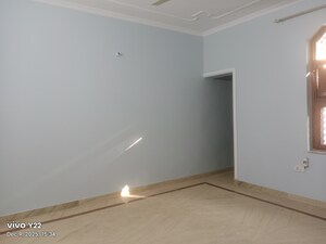 Room in 3 BHK Builder Floor at Sharma Homes 1, Sector 37 – for Rent