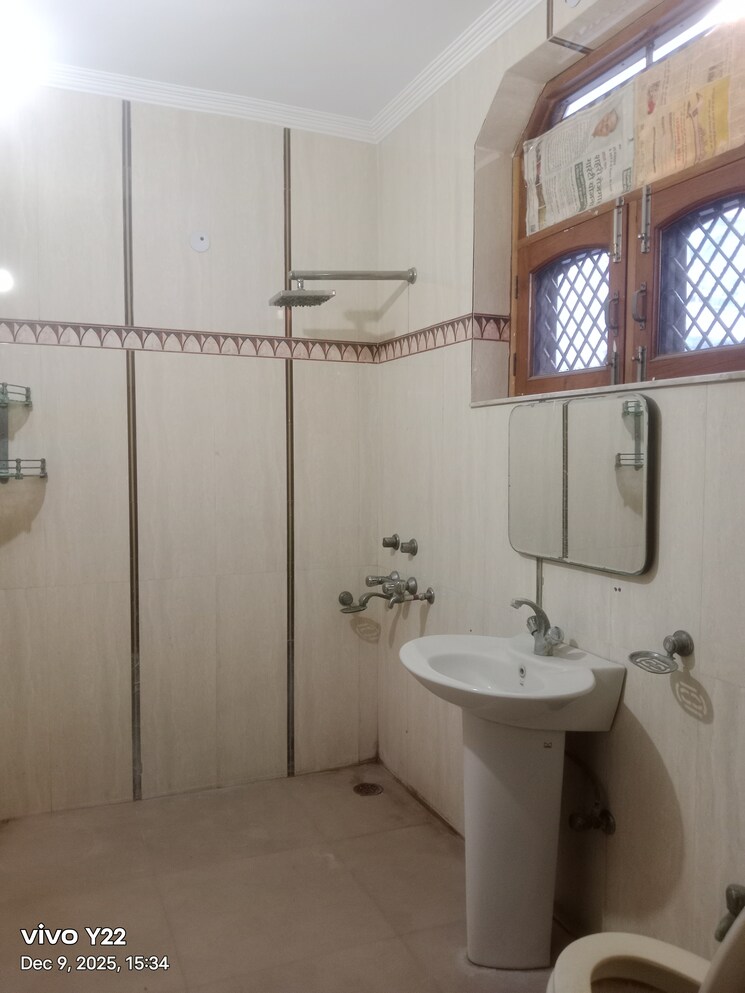 Bathroom, sharma-homes-1 3 Bedroom 2250 Sq.Ft. Builder Floor In Sector 37 Faridabad 9718980