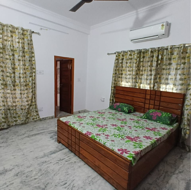 Bedroom, gomti nagar Pg For Girls In Gomti Nagar 9718991