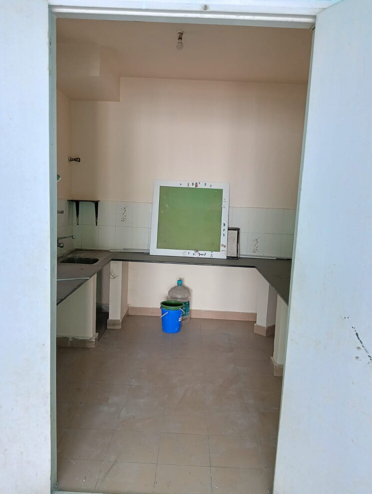 Room, sristi-plaza 3 Bedroom 1260 Sq.Ft. Apartment In Chinar Park Kolkata 9719004