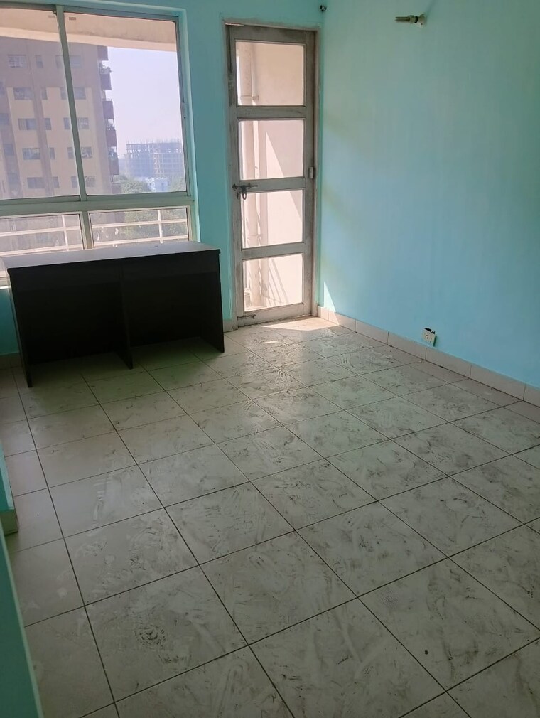 Room, sristi-plaza 3 Bedroom 1260 Sq.Ft. Apartment In Chinar Park Kolkata 9719004