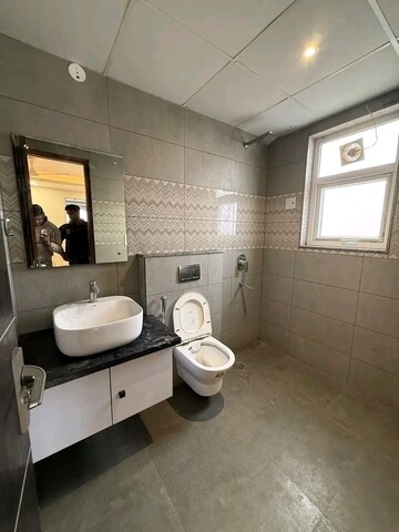 Parking in 4 BHK Apartment at Palm Residency Chhatarpur, Chattarpur – for Rent