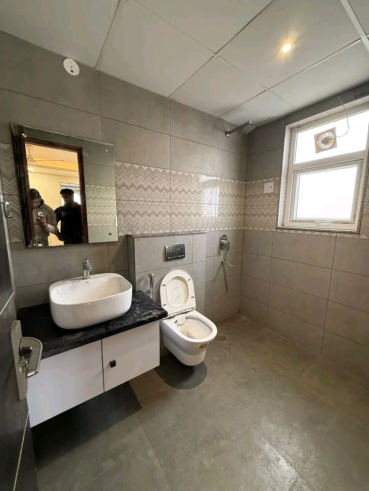  Parking, palm-residency-chhatarpur 4 Bedroom 1800 Sq.Ft. Apartment In Chattarpur Delhi 9719018