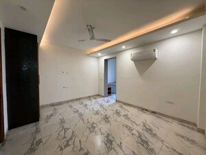 Room in 4 BHK Apartment at Palm Residency Chhatarpur, Chattarpur – for Rent