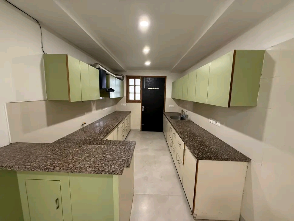 4 BHK + Servant Room Apartment For Rent in Palm Residency Chhatarpur