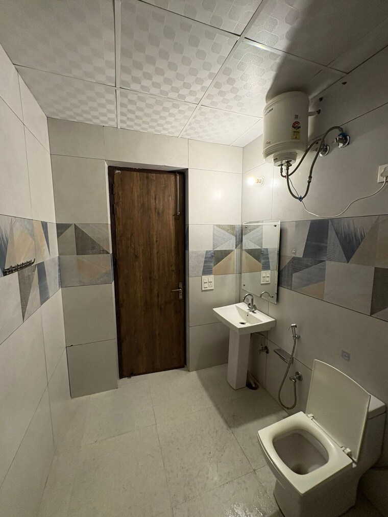 Bathroom, sector 46 1 Bedroom 751 Sq.Ft. Builder Floor In Sector 46 Gurgaon 9719039