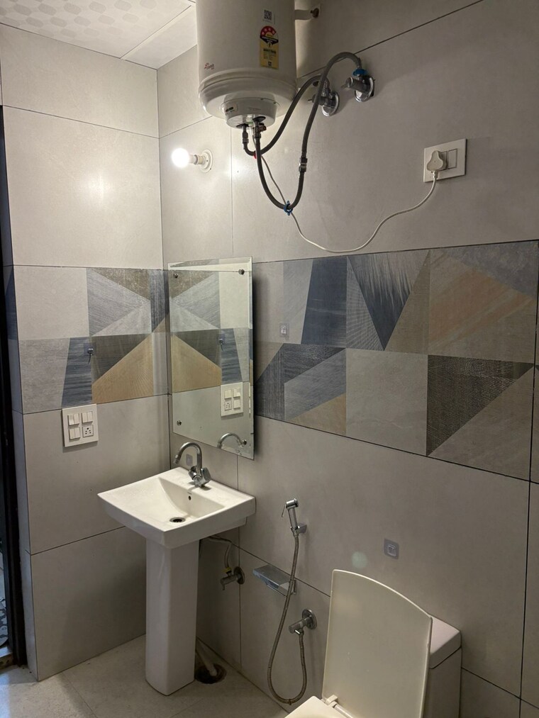 Bathroom, sector 46 1 Bedroom 751 Sq.Ft. Builder Floor In Sector 46 Gurgaon 9719039