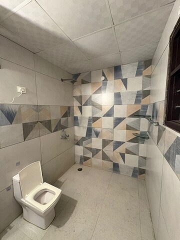 Bathroom in 1 BHK Builder Floor at Sector 46 – for Rent