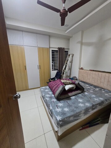 Room in 2 BHK Apartment at Harni – for Rent