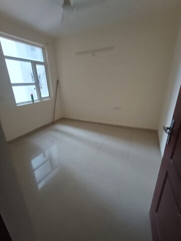Room in 3 BHK Apartment at Omaxe Residency II, Gomti Nagar – for Rent