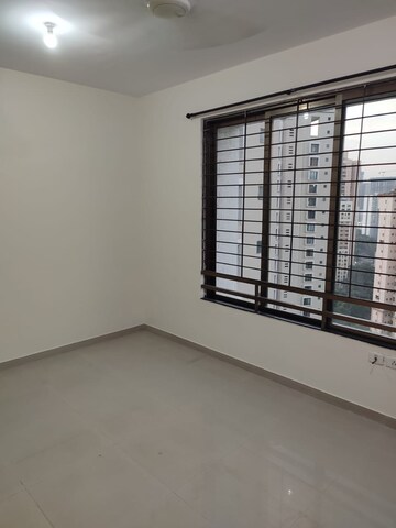 Room in 2 BHK Apartment at Kurla East – for Rent
