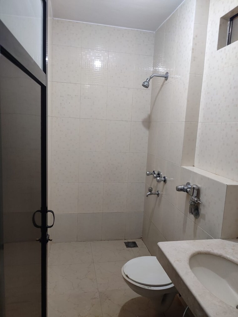 Bathroom, kurla east 2 Bedroom 550 Sq.Ft. Apartment In Kurla East Mumbai 9719093
