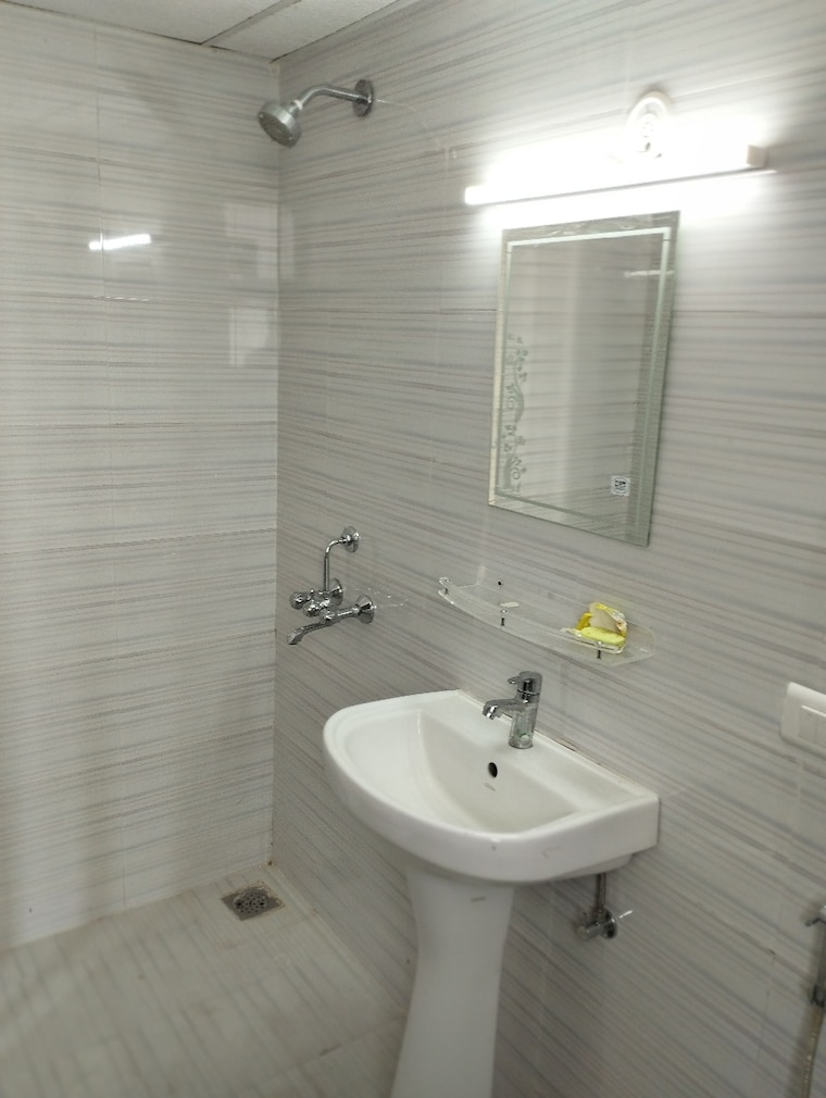 Bathroom, omaxe-residency-ii 3.5 Bedroom 1775 Sq.Ft. Apartment In Gomti Nagar Lucknow 9719127