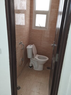 Bathroom in 3.5 BHK Apartment at Omaxe Residency II, Gomti Nagar – for Sale