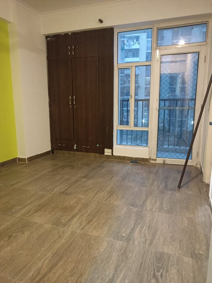Room, gaur-city-2-10th-avenue 2 Bedroom 845 Sq.Ft. Apartment In Sector 16c Greater Noida Greater Noida 9719102