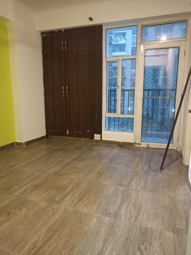 Room, gaur-city-2-10th-avenue 2 Bedroom 845 Sq.Ft. Apartment In Sector 16c Greater Noida Greater Noida 9719102
