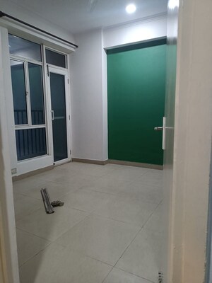 Room in 2 BHK Apartment at Gaur City 2 - 10th Avenue, Sector 16c Greater Noida – for Sale